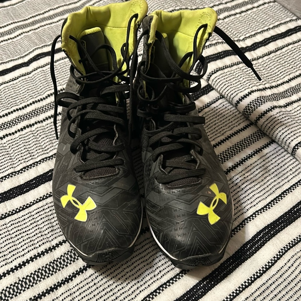 Football cleats